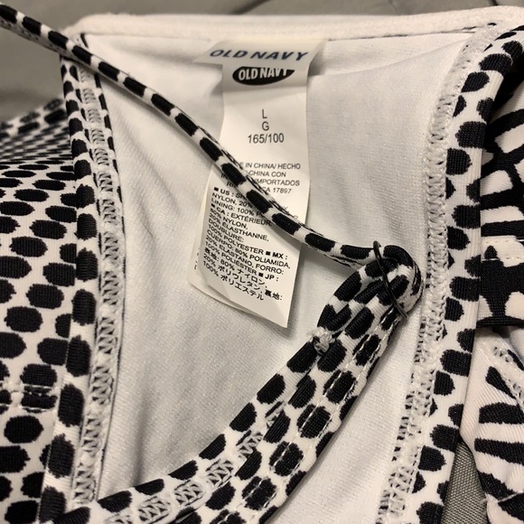 Old Navy Swim Top & Sun Shirt. Sz L Black & White - Picture 3 of 4